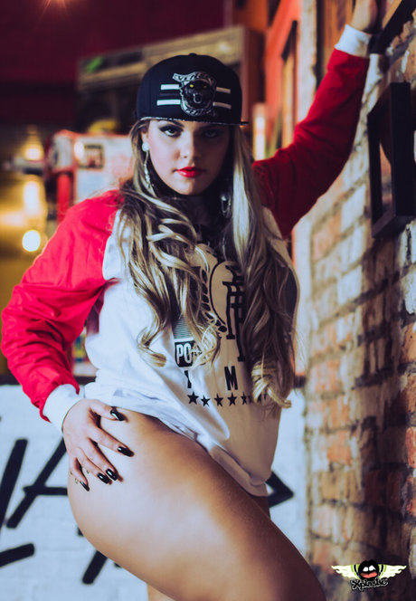 Carine Ivankio 素敵なスター 写真