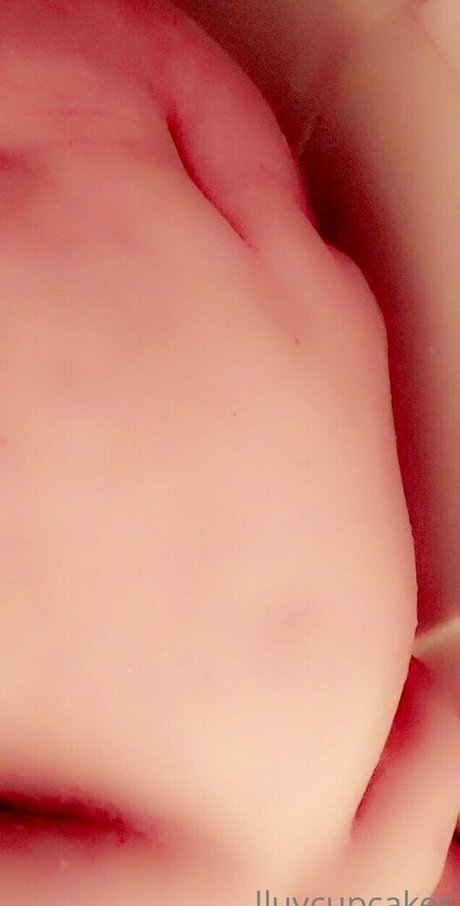 iluvcupcakes ポルノ女優 写真