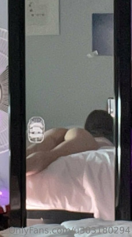 Dumbuni 独占スター 写真