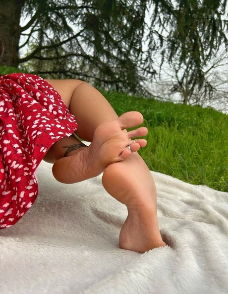 Mariefrenchgirlfeet アート女優 画像