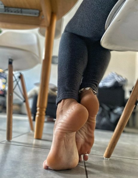 Mariefrenchgirlfeet セクシーなポルノスター 画像