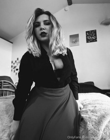 痩せたシーメールOnlyFans ホットセクシー 画像