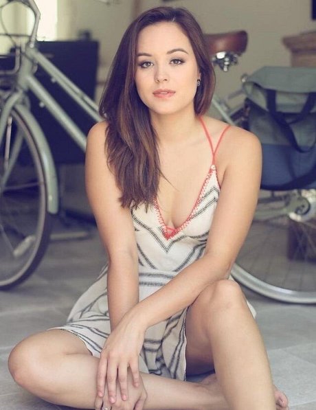 Hayley Orrantia 完璧なスター 画像