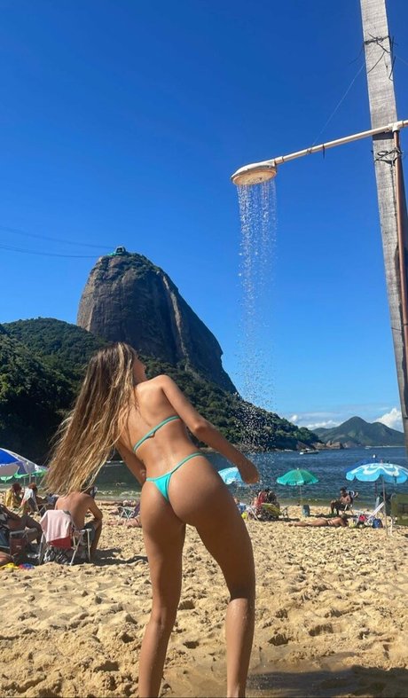 Larissa Ribas ポルノスター エロティック 画像