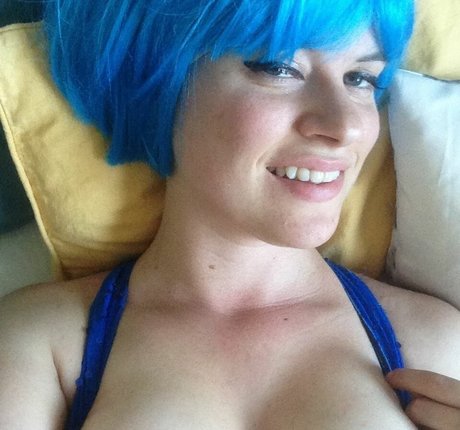 Allie Goertz top profile image