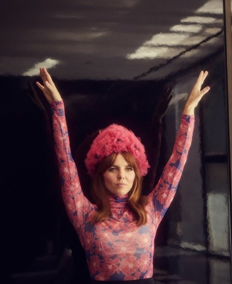 Ophelia Lovibond 最高のモデル 画像