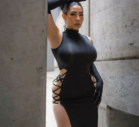 itssarapr セクシーなポルノスター 写真