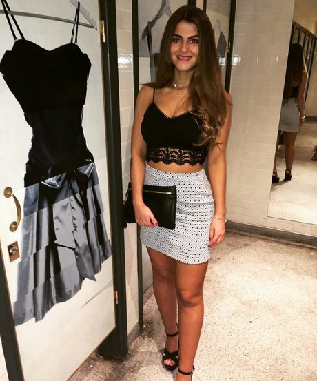 Lauren Fardon かわいいスター ギャラリー