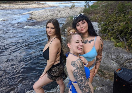 Alexia C アダルトモデル 写真