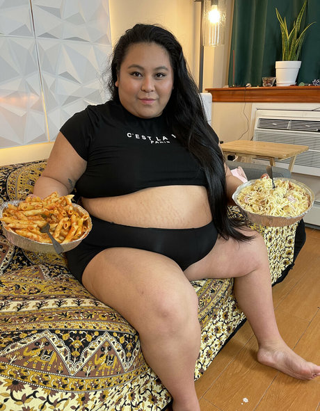 mochiibabii モデル 画像