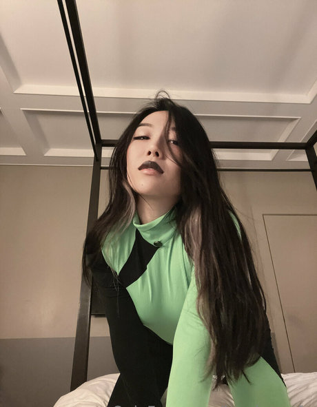 leeshernsfw エロティックなモデル 写真