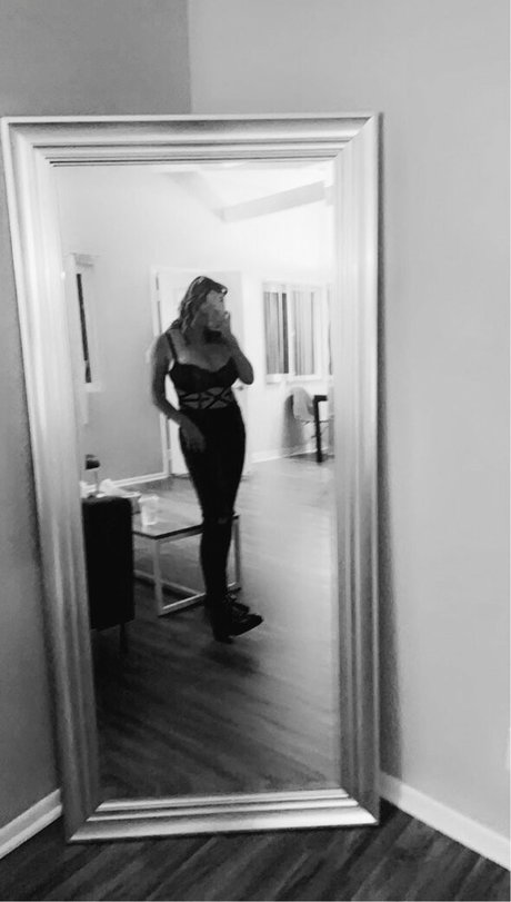 キティ・オンリーファンズ 無料裸 写真