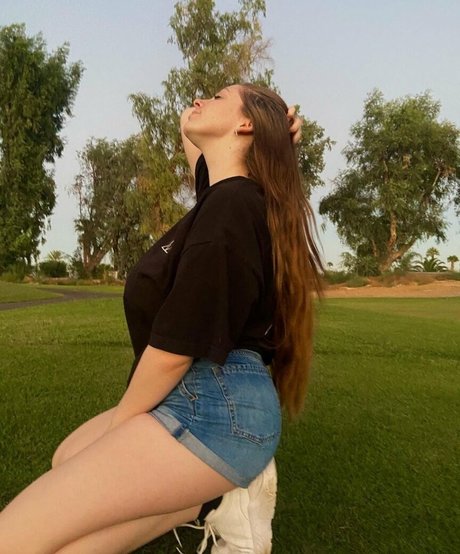 Lily P ポルノスター 写真