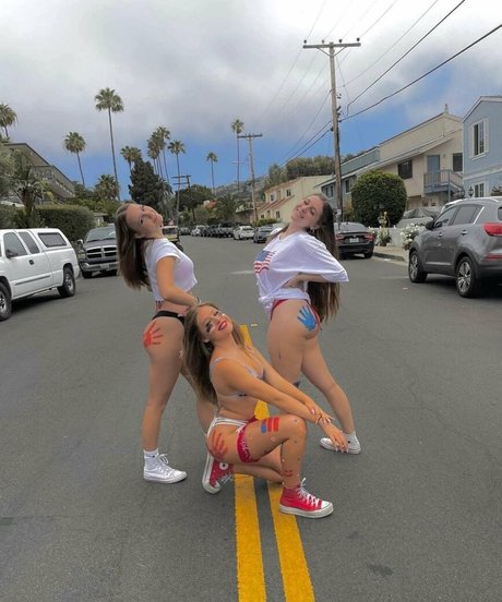 Lily P 完璧なスター 写真