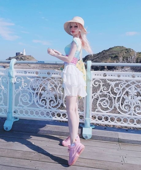 Kimmy Kimochi ポルノスター ヌード アーカイブ