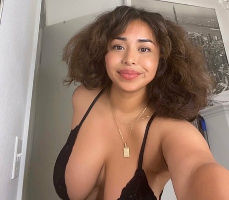 Sarai Fonseca 素敵なスター アーカイブ