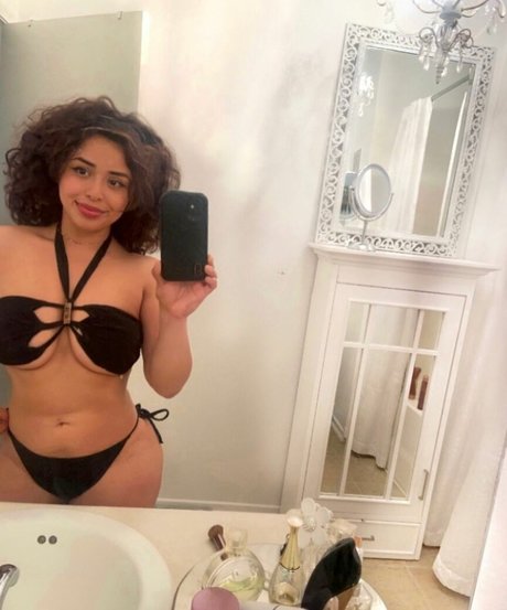 Sarai Fonseca セックスモデル 写真