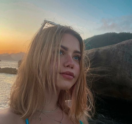 Clara Dfant ポルノモデル 写真