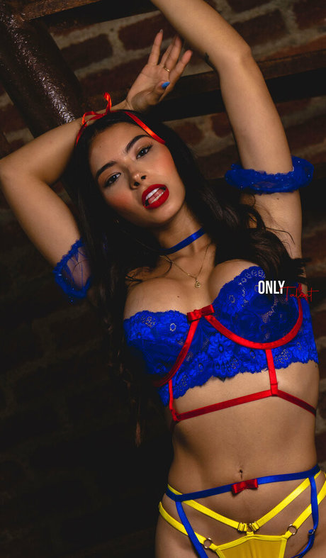 danielaantury ポルノモデル 写真