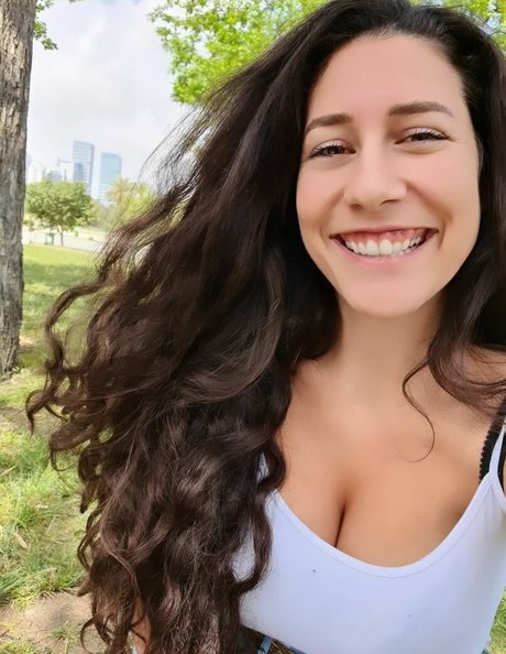 Hadar Simon 裸のポルノスター 画像