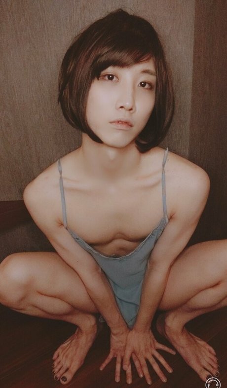 opoppo かわいいモデル 写真