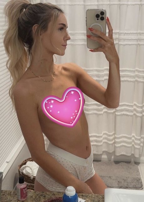 Izzydavispls ポルノスター 可愛い 写真