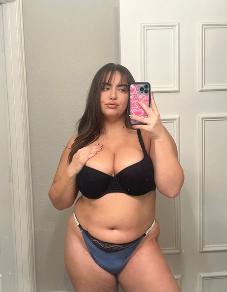 juliiaaberitttt ヌードモデル 写真