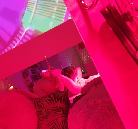 pixiepeemagic ポルノスター 独占 写真