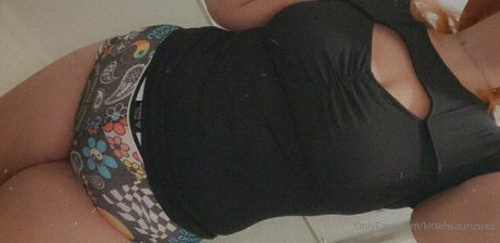 kittehsaurusrex ヌード女優 写真