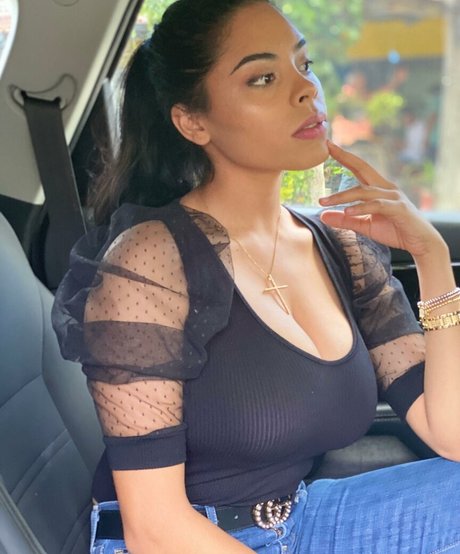 Karen Garcia 美しいモデル 画像