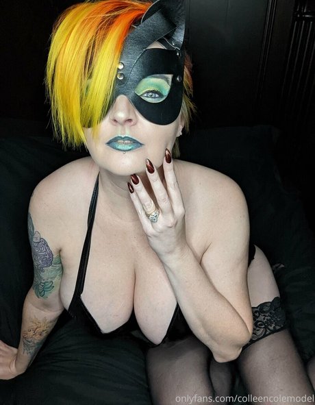 commandingcoquette エロティックモデル 写真