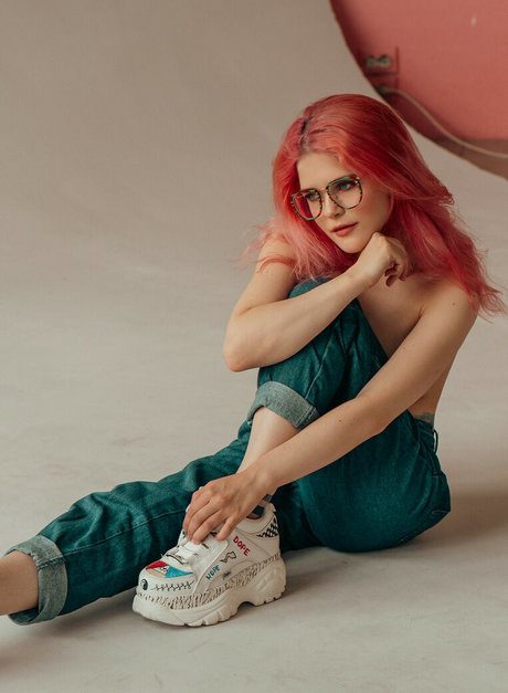 Di Simon エロティック女優 写真