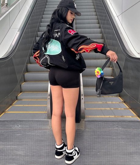 Nika Higashionna トップモデル 写真