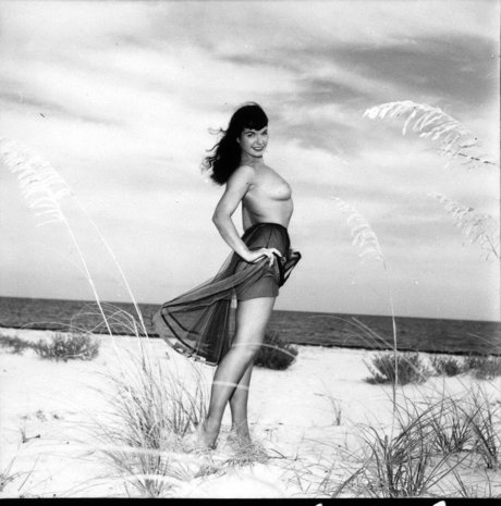 Bettie Page 裸モデル ギャラリー