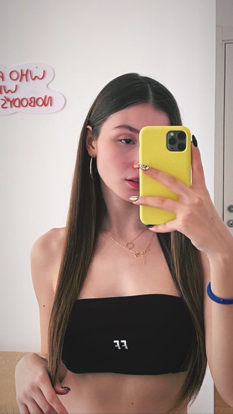 Ilayda Akdogan セクシーモデル 画像