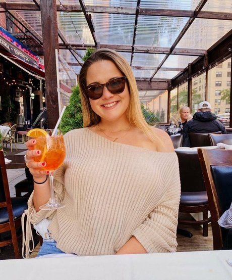 Olivia H ポルノスター 裸 写真