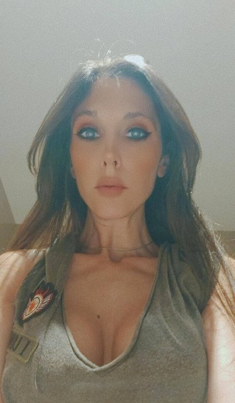 Daniela Fortinera ポルノスター セックス ギャラリー