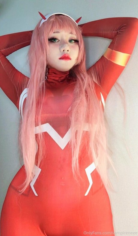 vampireneee 裸のスター 写真