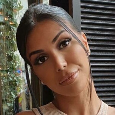 Isabel Raad アート女優 写真