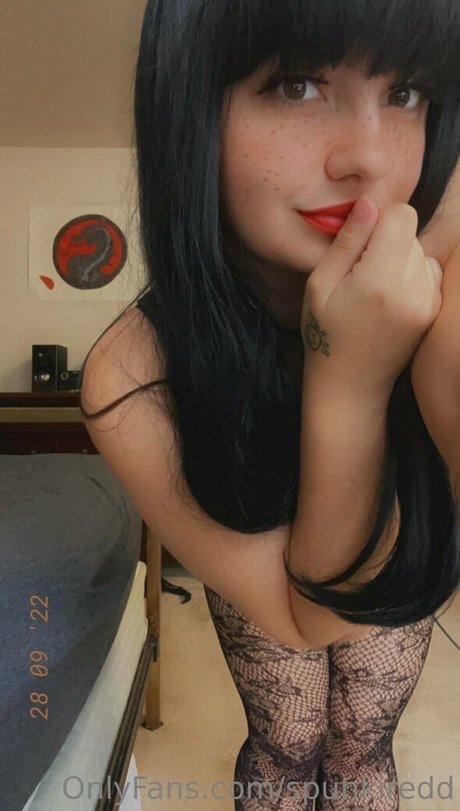 spunkiredd エロティックなモデル 写真