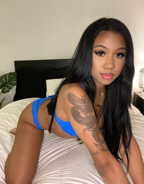 巨乳 顔射 OnlyFans アートxxx 写真
