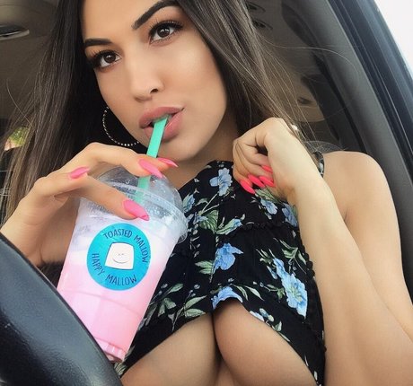 Rainey James ポルノモデル 画像