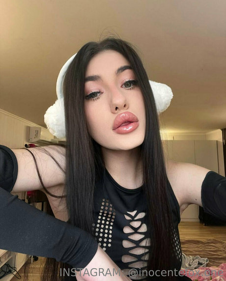 ショートヘアのティーンズOnlyFans ホットポルノ 画像