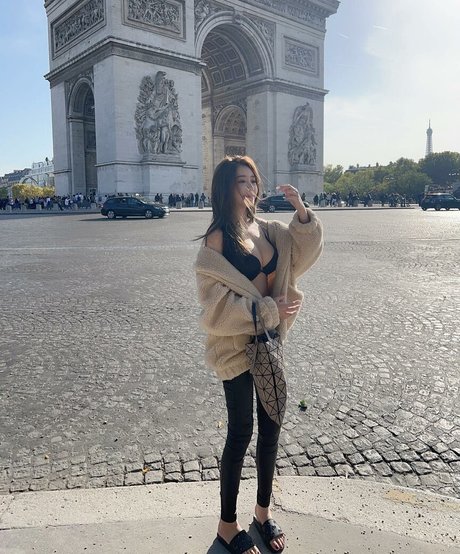 Xie Yuxin アダルト女優 写真