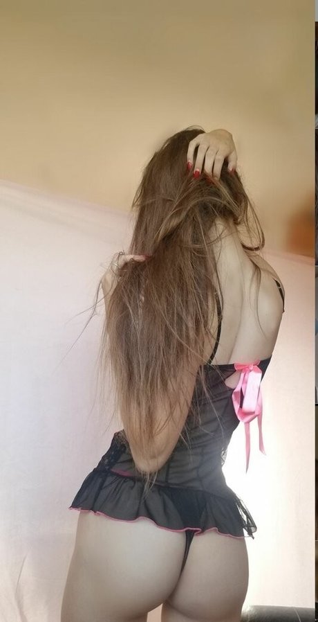 Coral Larsen 美しいポルノスター 画像