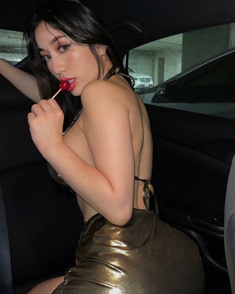 Bear Jocelyn ポルノ女優 写真