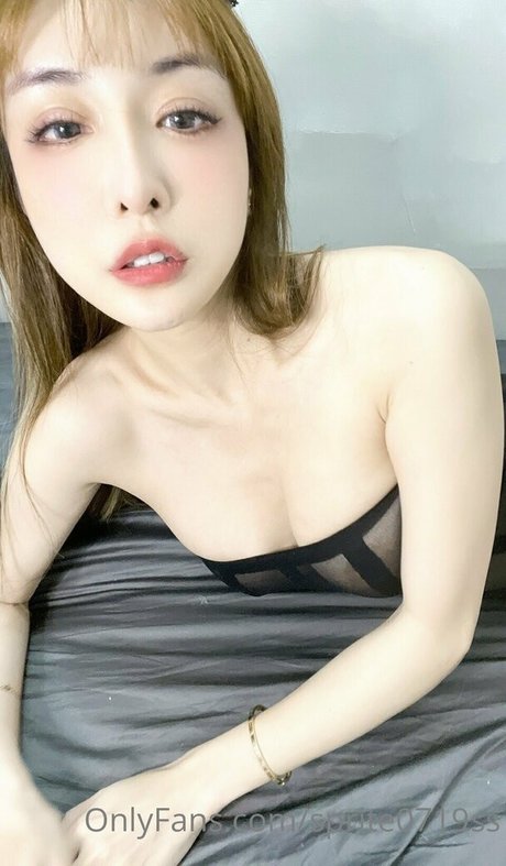 最もホットなアジアのオンリーファンズ セクシーxxx 画像