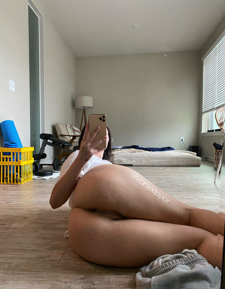 Vivianxxtaylor ポルノモデル 画像