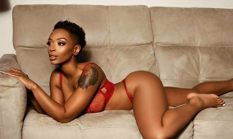 naughtynursevip アダルトスター 写真