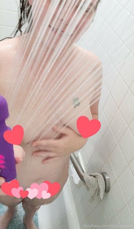 bloodylovely ポルノモデル 写真